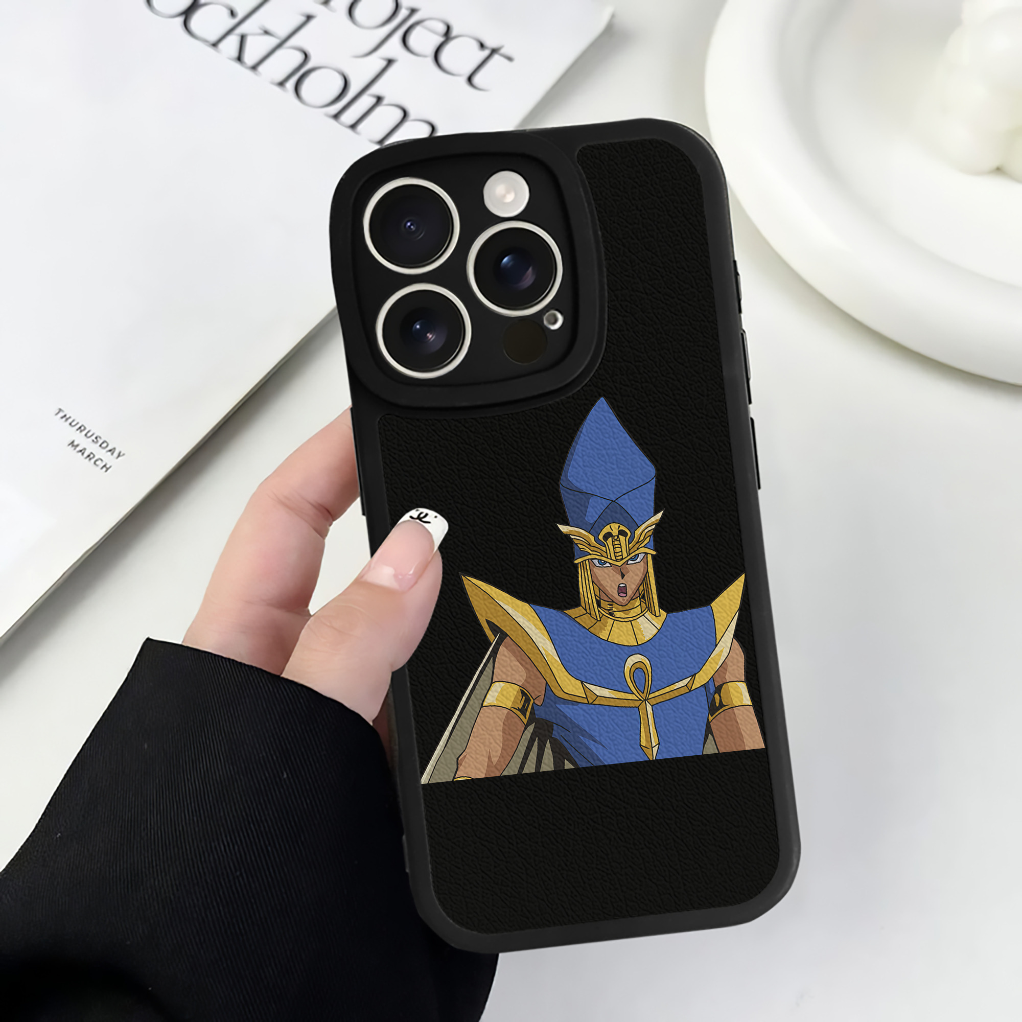 遊☆戯☆王 Yu-Gi-Oh! 【iPhone 16シリーズ対応】シリコンスマホケース（レザー調） 材質：シリコン